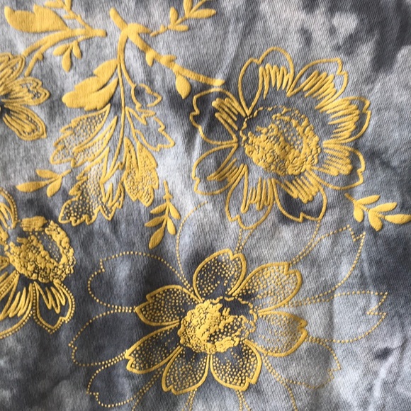 💖!! LAST CHANCE!!! 
Tye dye crop tee - Picture 2 of 5